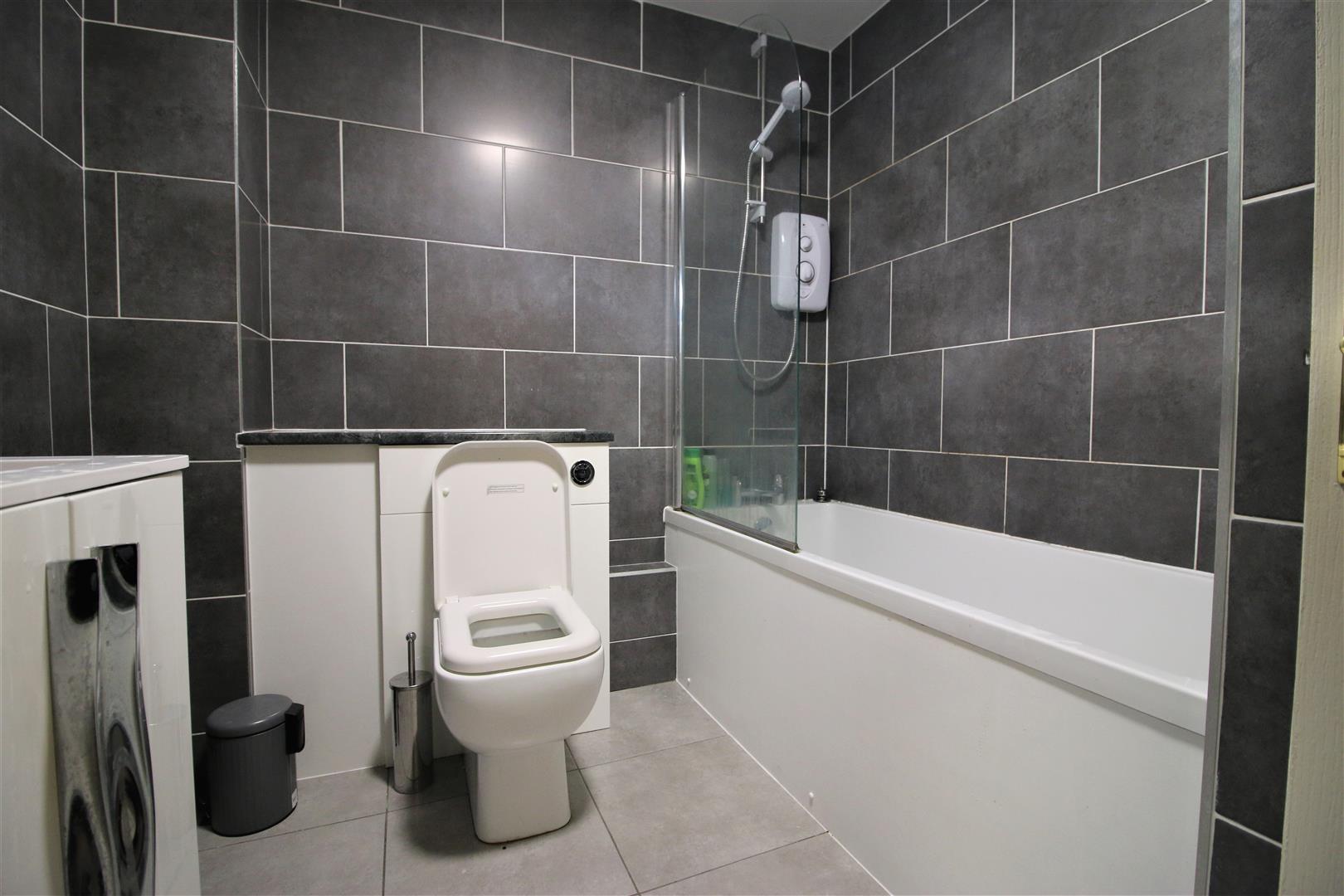 2 Lunesdale Court Derwent Road, Lancaster LA1 3ET